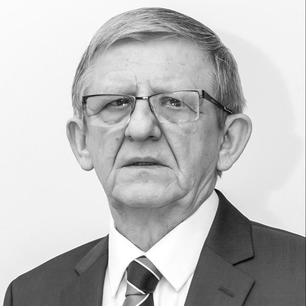 Prof. dr hab. Leszek Paradowski 