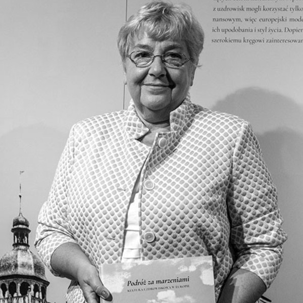 Prof. Bożena Płonka-Syroka 
