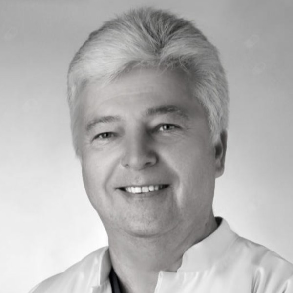 Dr Krzysztof Skiba